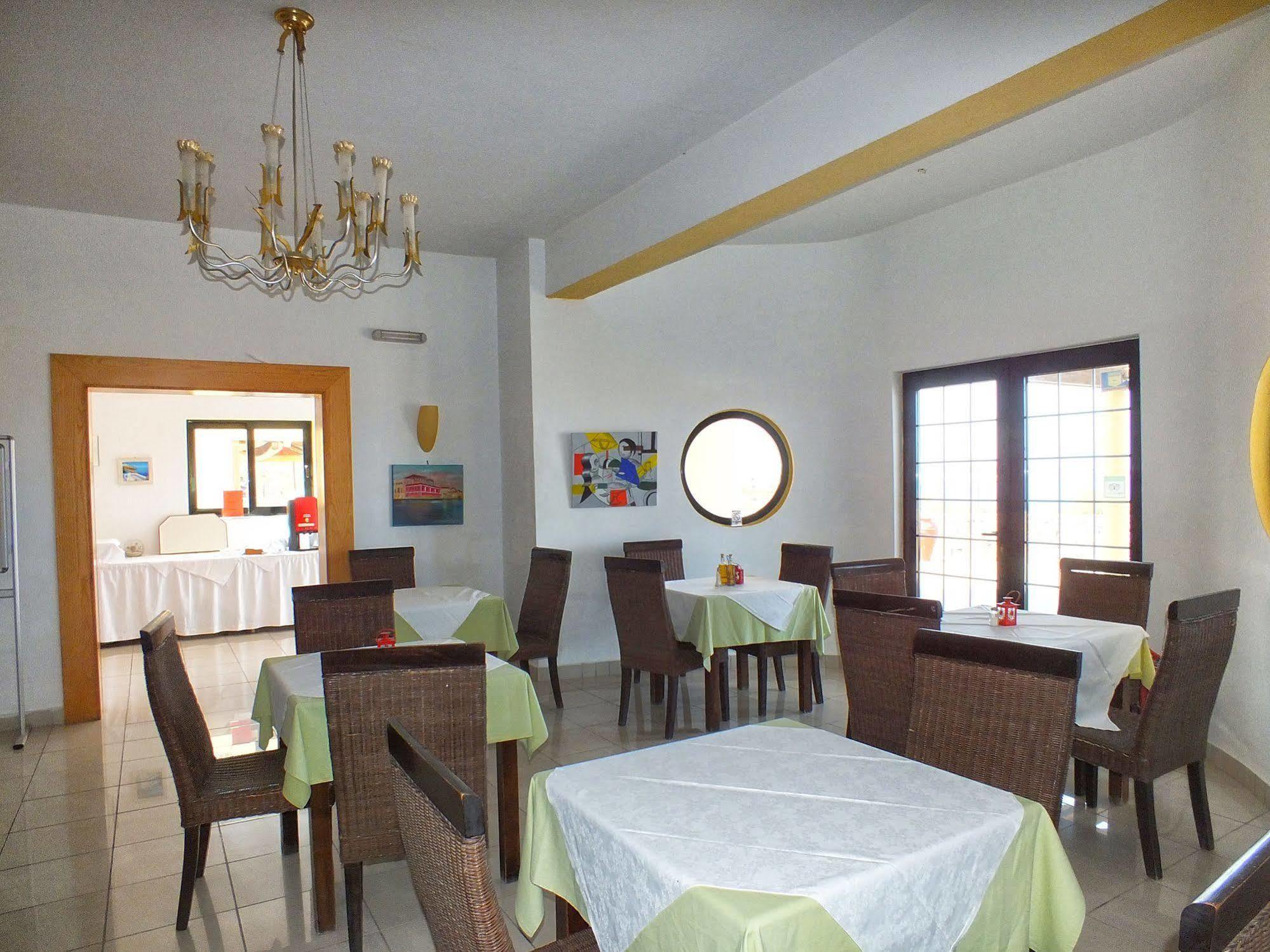 Golden Villas - Hotel Apartments & Villas ヘルソニソス エクステリア 写真