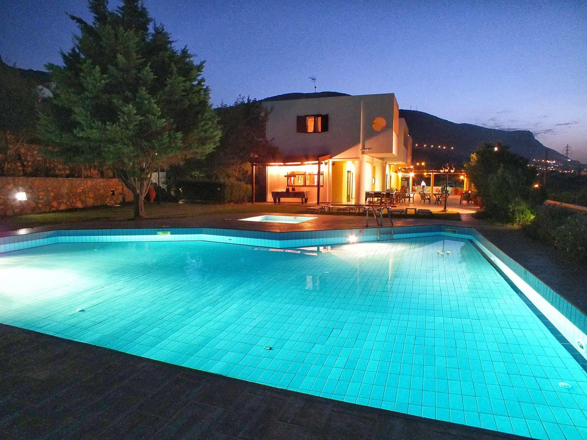 Golden Villas - Hotel Apartments & Villas ヘルソニソス エクステリア 写真