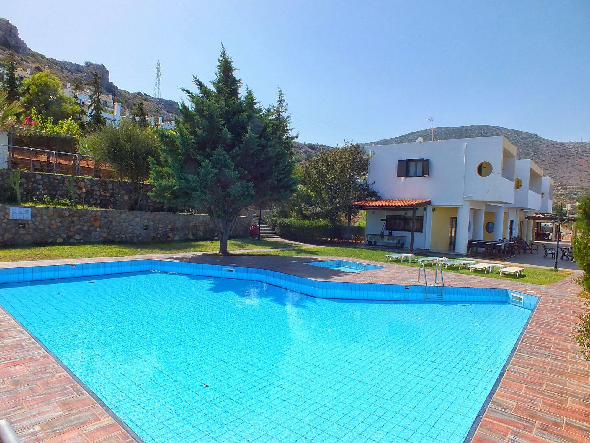 Golden Villas - Hotel Apartments & Villas ヘルソニソス エクステリア 写真